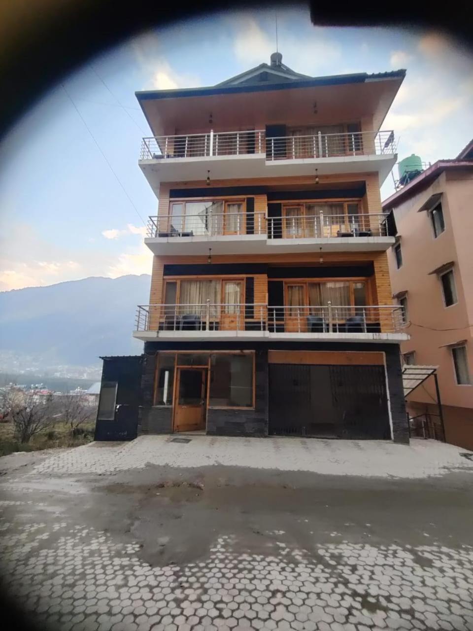 Hotel Di Villa Manāli Exterior foto